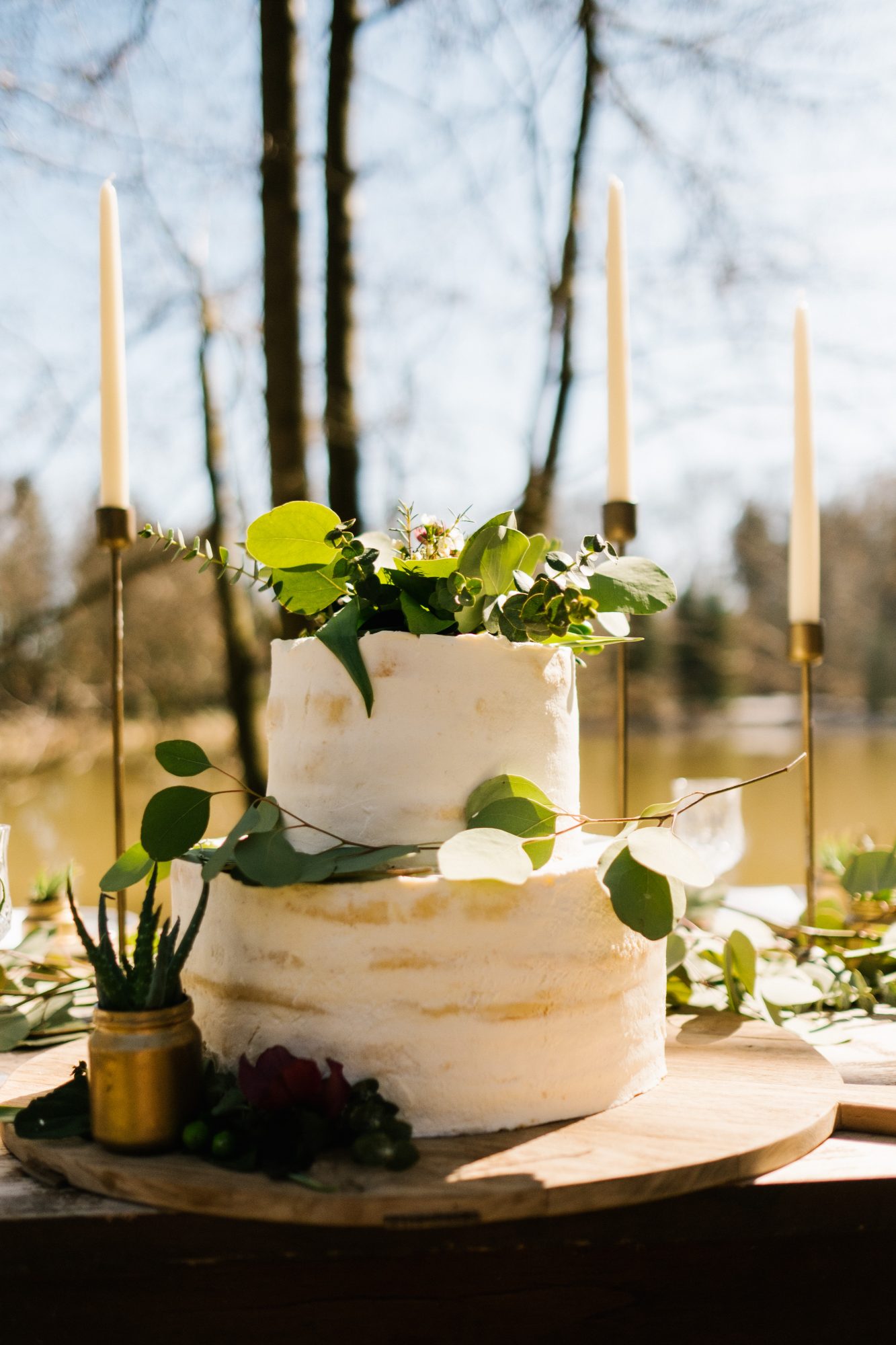 Individuelle Hochzeitstorte mit Rosen
