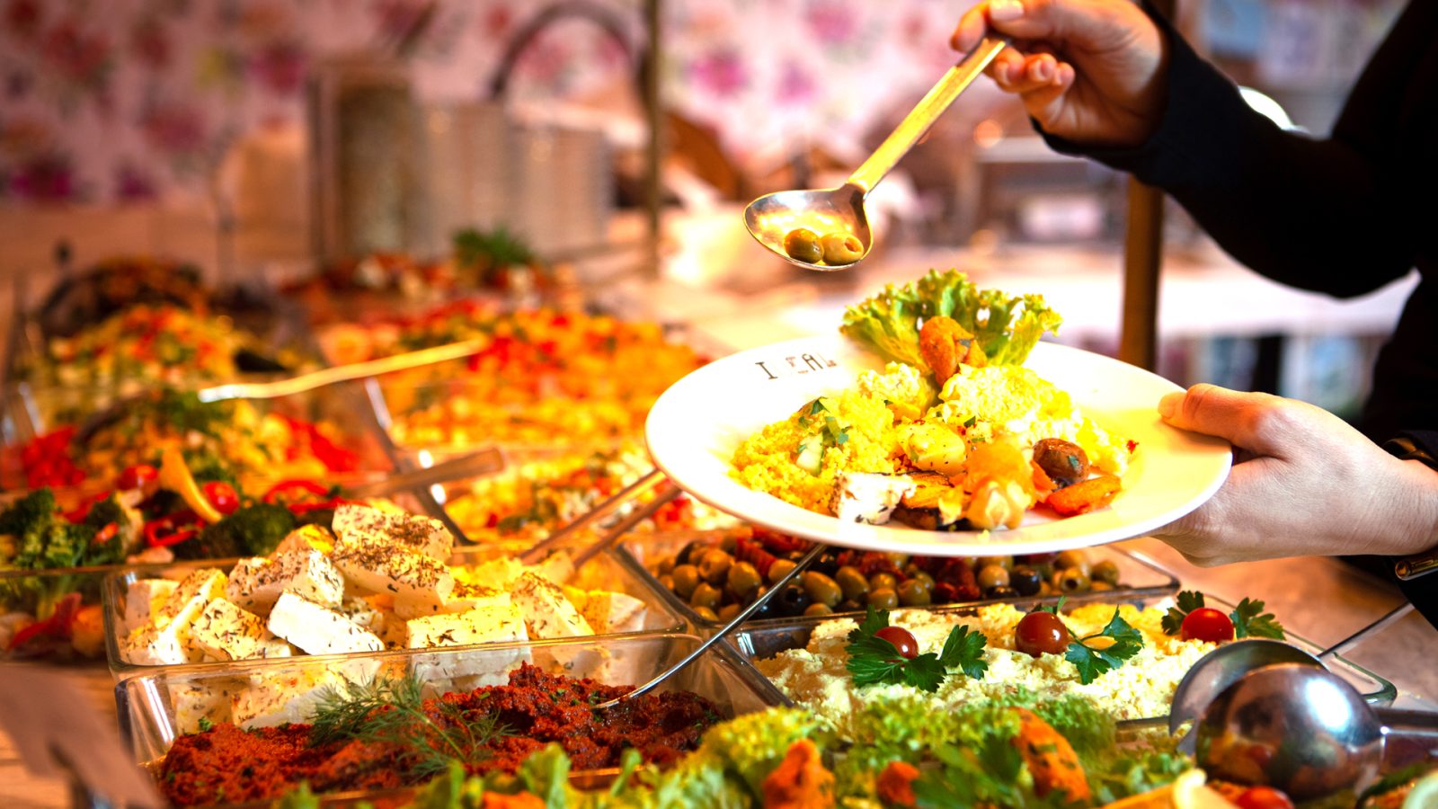 Frühstücksbuffet im IDEAL