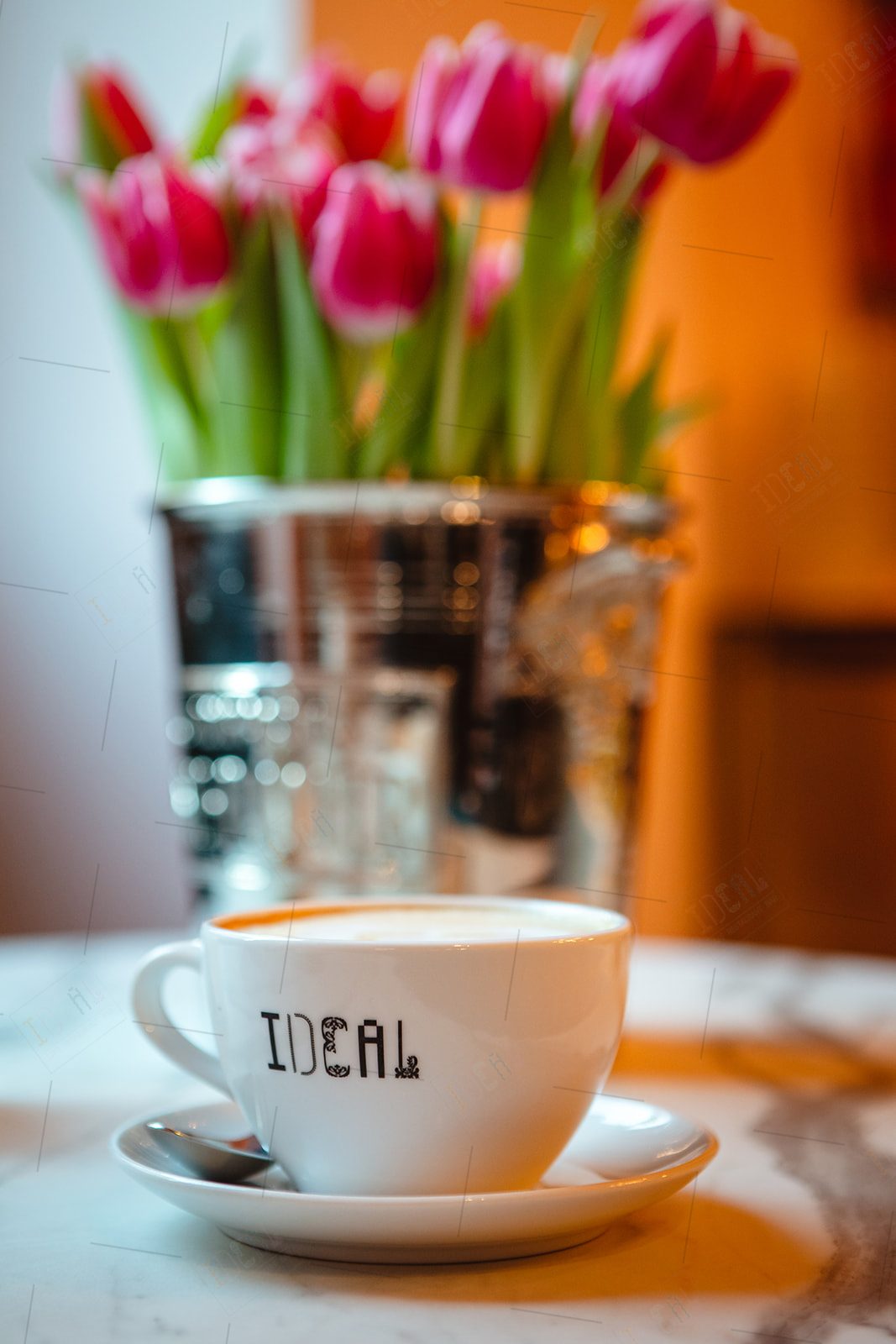 Kaffee im IDEAL